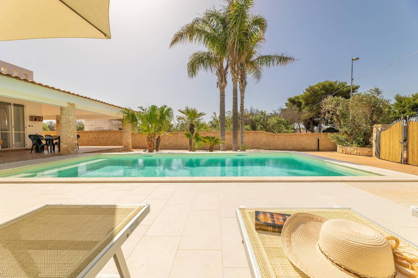 Foto 4 von 41: Villa Aurelio - Posto Rosso