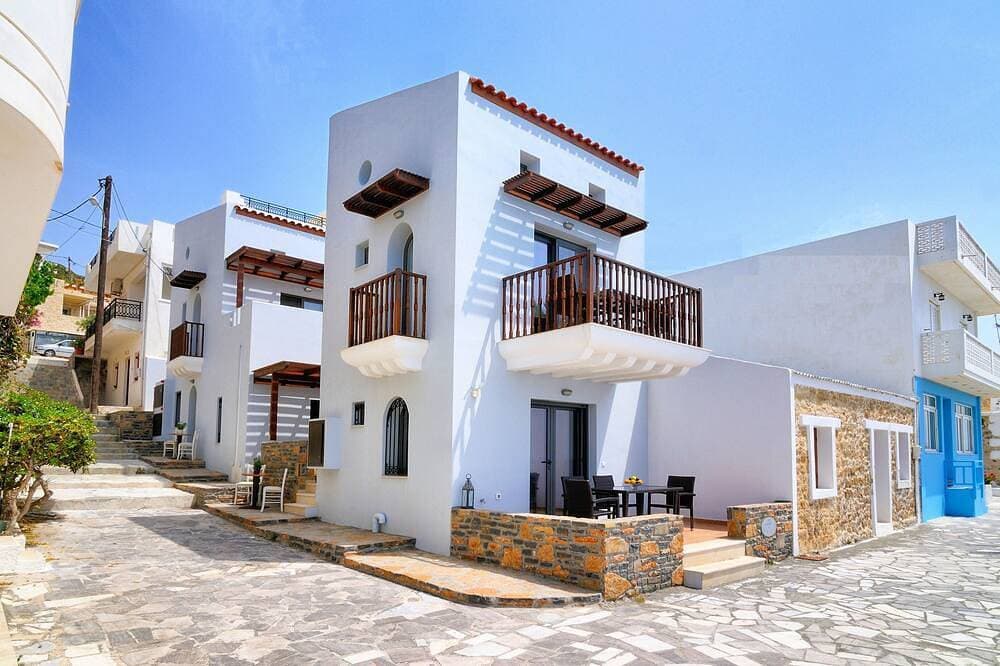 Foto 9 von 24: Myrtos Mare Suites - Seafront Maisonette