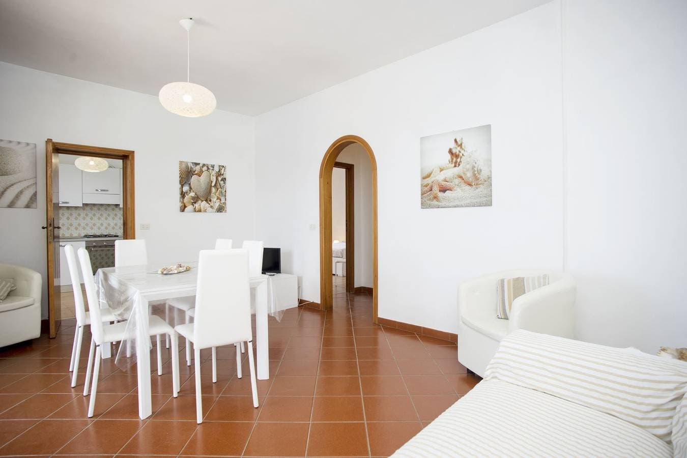 Foto 12 von 32: Ferienwohnung für 6 Personen mit Terrasse