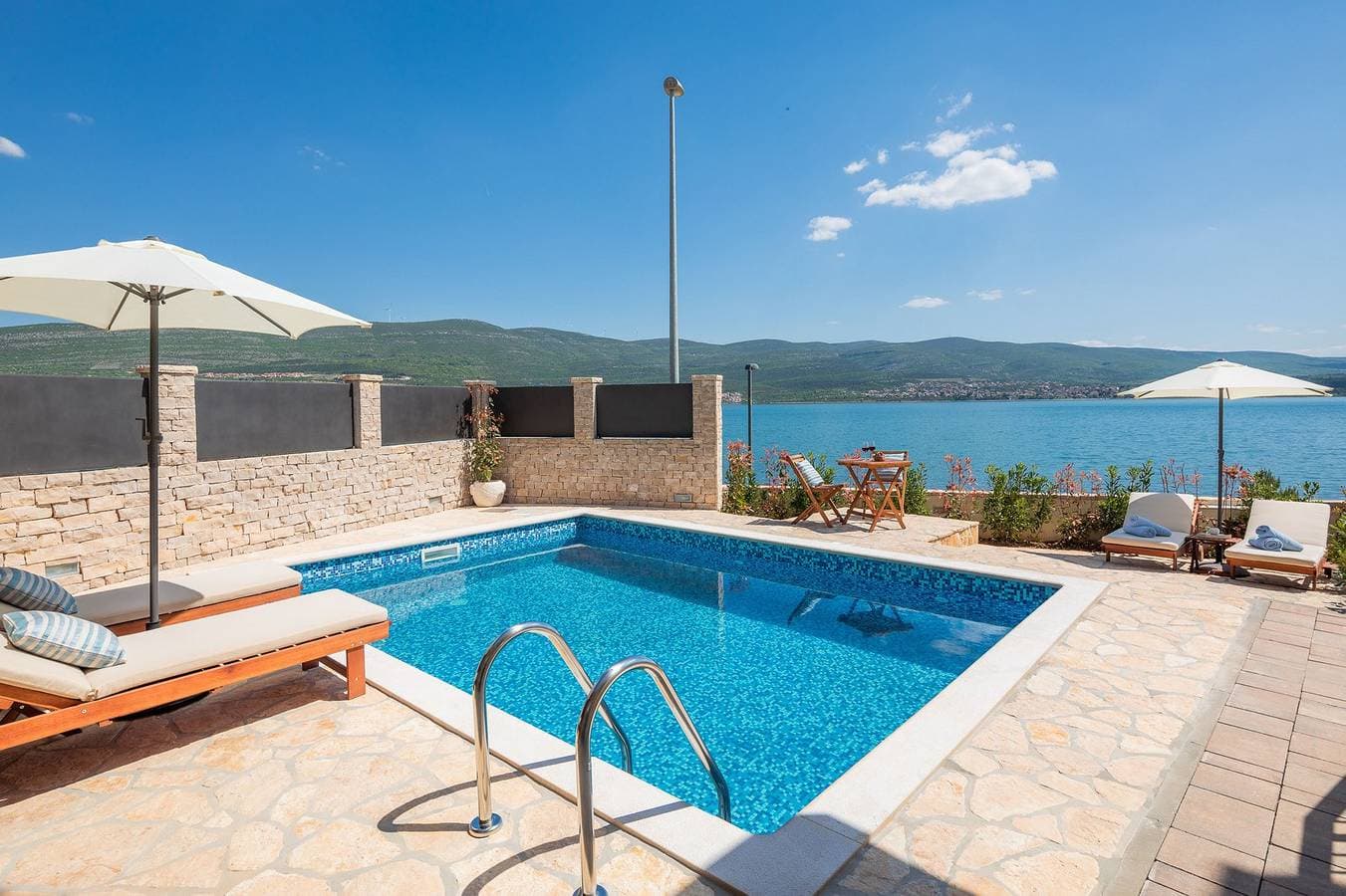 Foto 3 von 37: Villa Noah am Meer mit beheiztem Pool