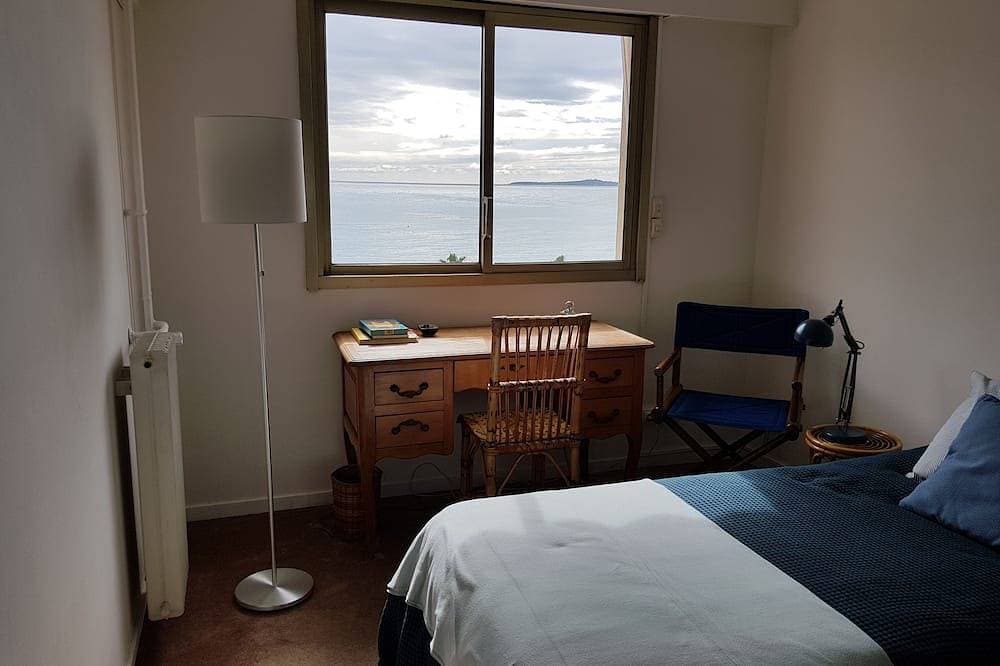 Foto 2 von 30: Renovierte Wohnung 2018; Balkon mit Blick aufs Meer, drei Zimmer (76m2), privater Park
