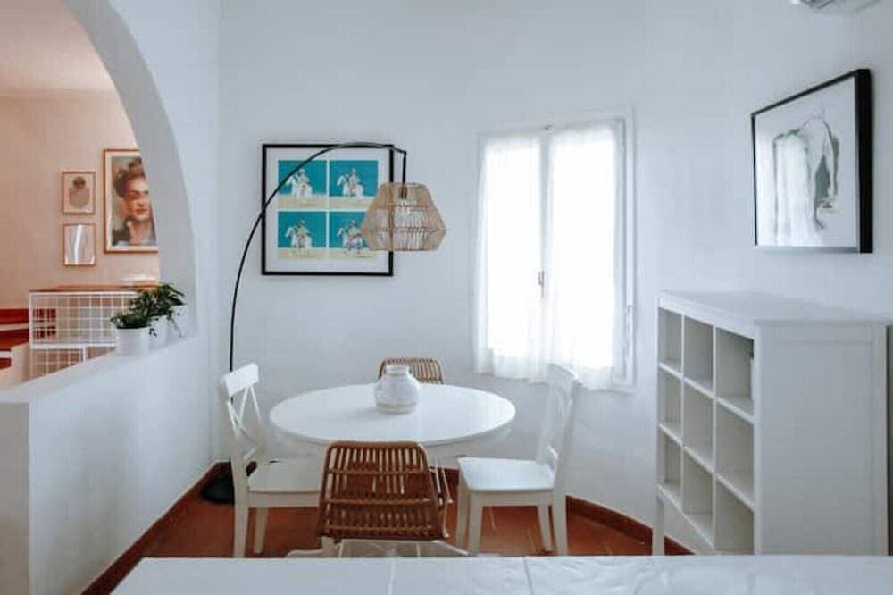 House of Gio. Near Chia under the Santa Margherita pine forest 100 m from the sea. 1