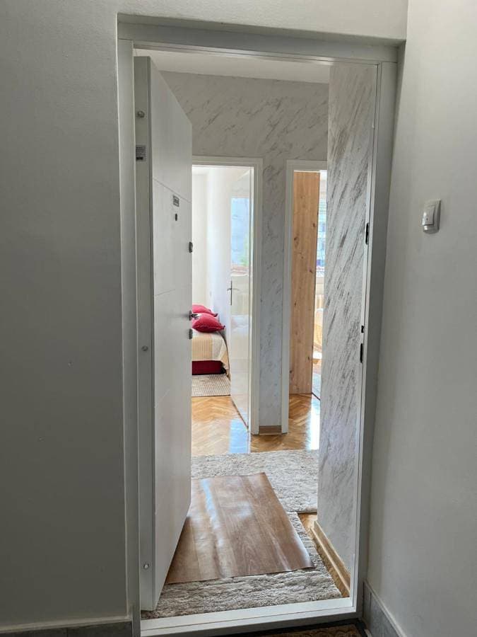 Foto 3 von 24: Two-Bedroom Apartment