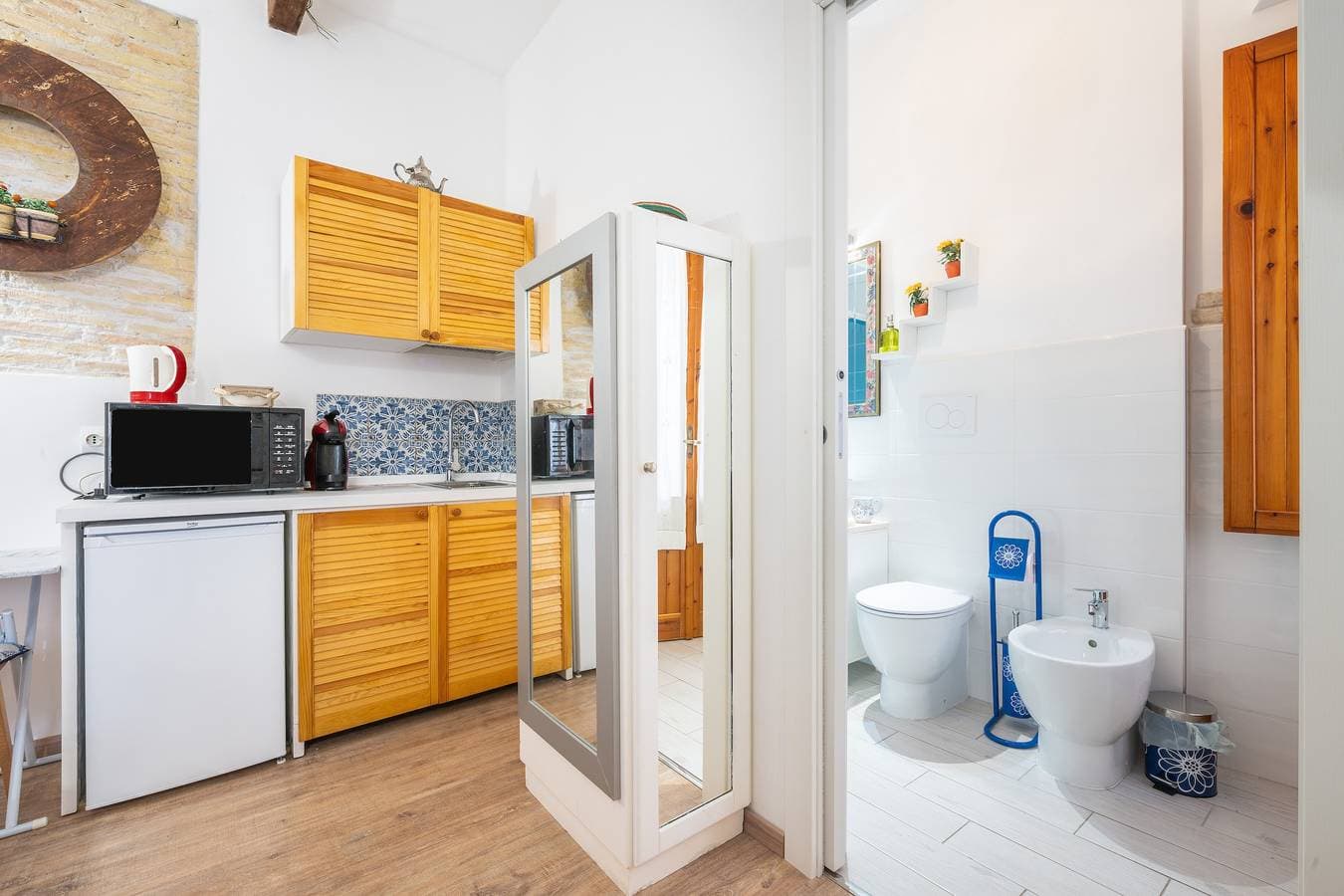 Foto 7 von 19: Einzimmerapartment 'Alla Marina Monolocale' mit Balkon, WLAN und Klimaanlage