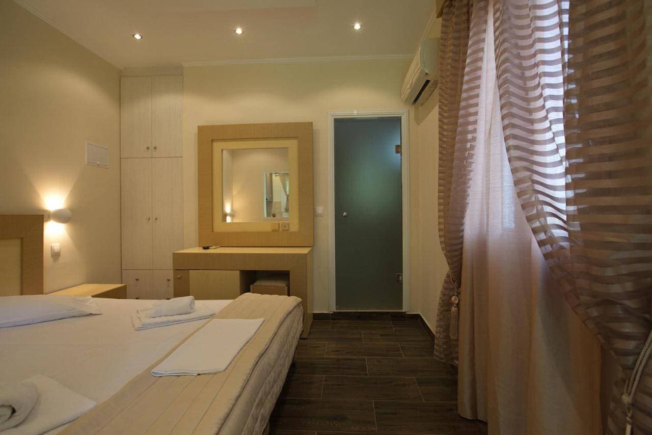 Foto 10 von 15: Double or Twin Room with Car Package
