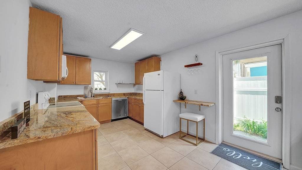 Foto 13 von 15: Oceanside 1st floor home, 1 block away from beach and 15 mins away from Mayo