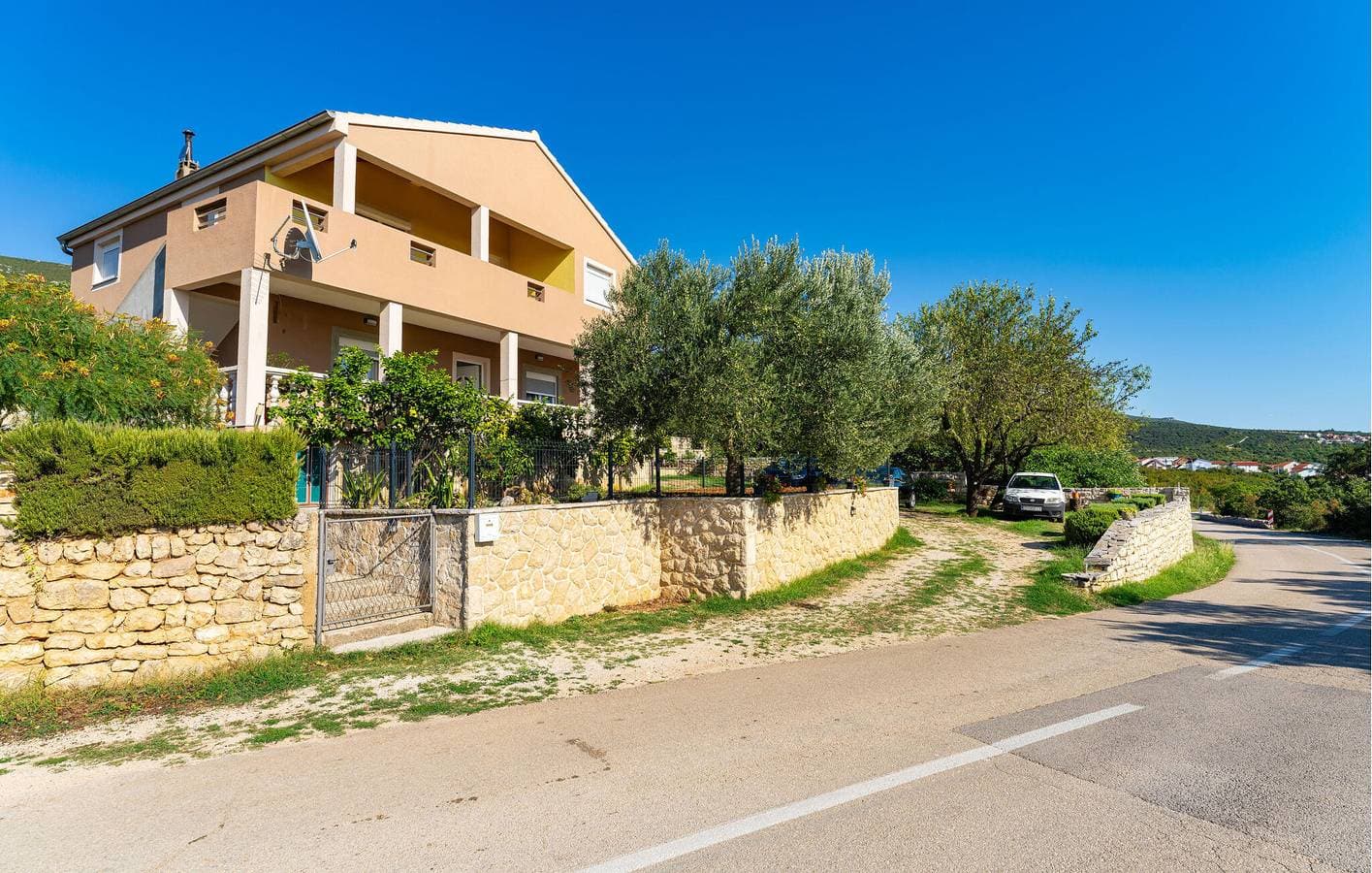 Foto 3 von 38: Gemütliche 70 m² große Ferienwohnung mit Meerblick, Terrasse, WLAN und Küche – 2 km bis zur Küste