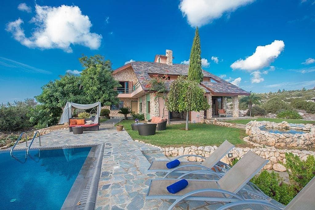 Foto 3 von 30: Villa für 10 Personen mit Terrasse