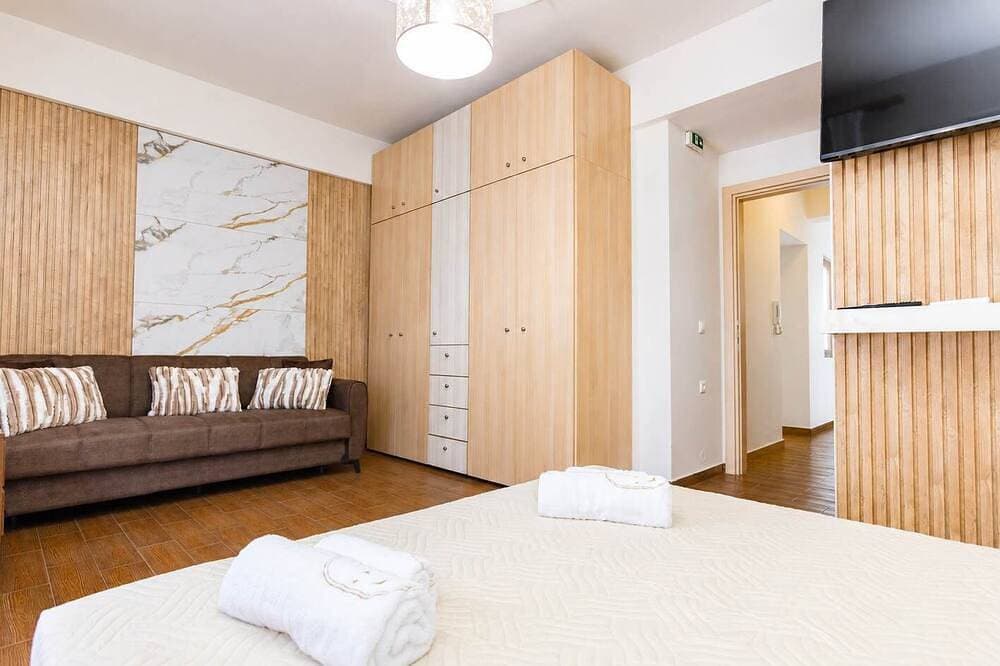 Foto 4 von 30: Fems | Luxury 3-Level Home w/ Private Jacuzzi