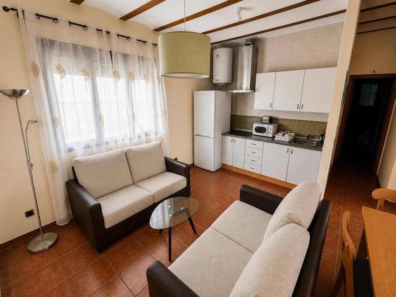 Foto 7 von 16: Two-Bedroom Family Apartment