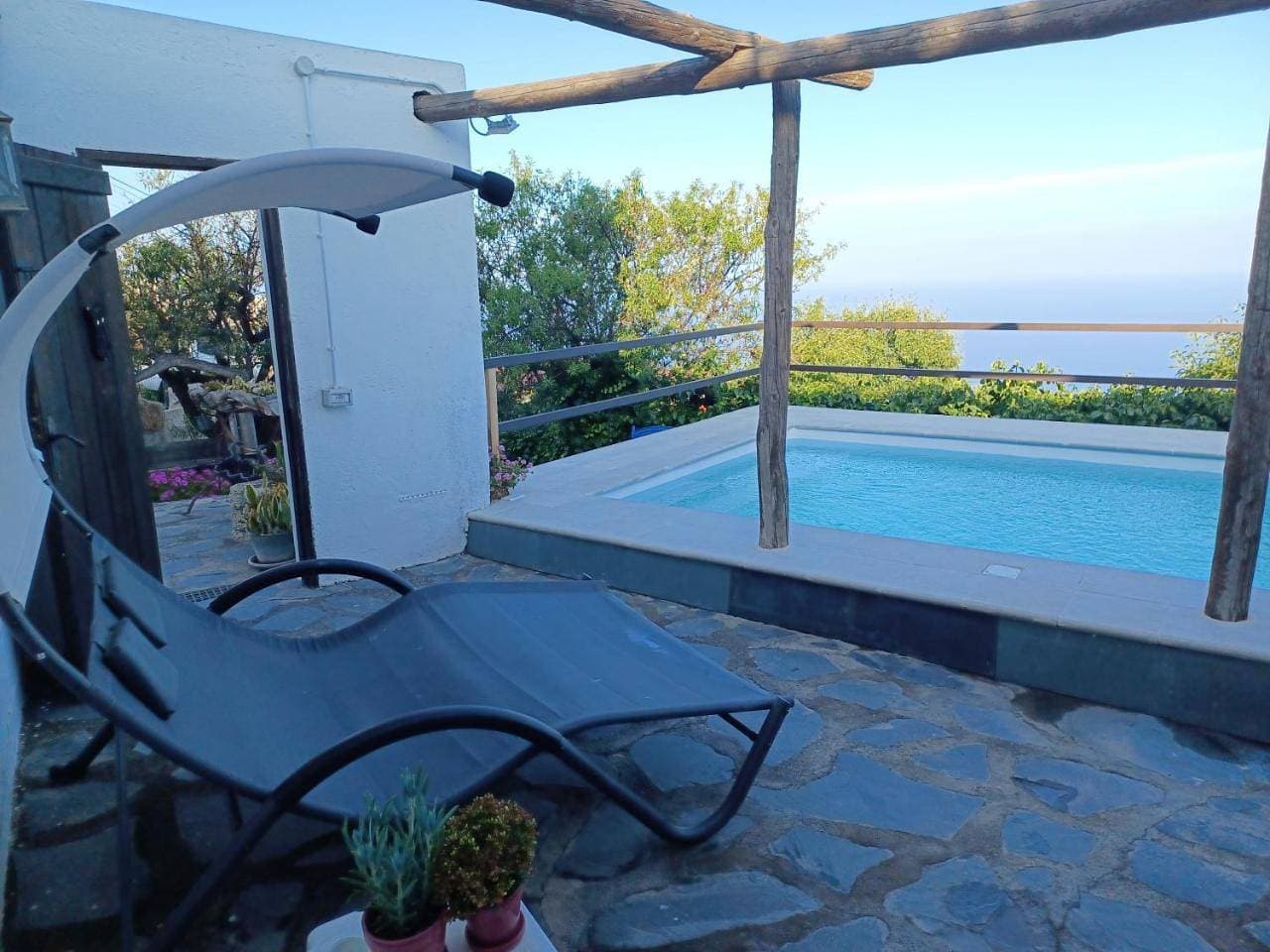 Foto 8 von 47: Two-Bedroom Cottage with Shared Terrace