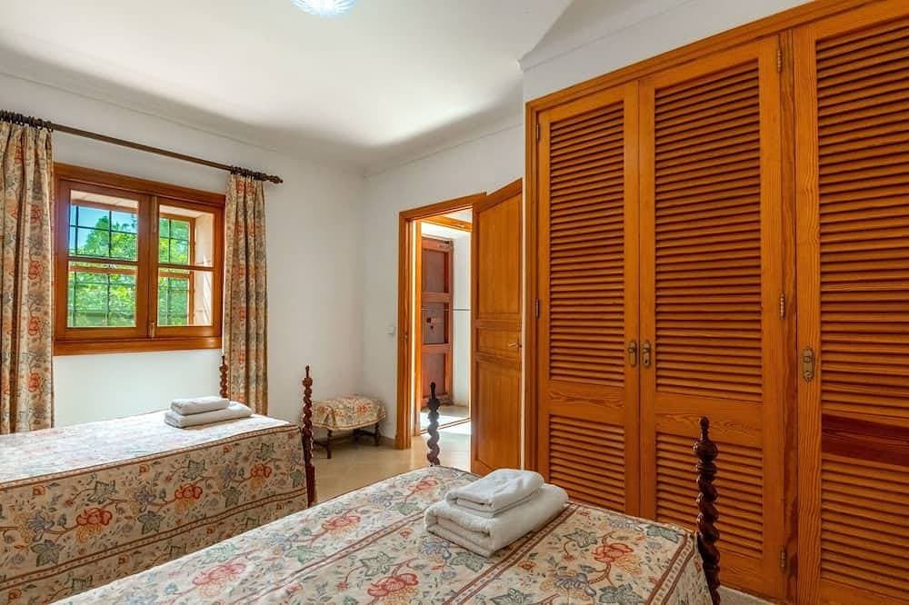 Foto 5 von 30: Schönes alleinstehendes Ferienhaus mit  W-Lan, privatem Pool, TV, Terrasse, Haustiere erlaubt