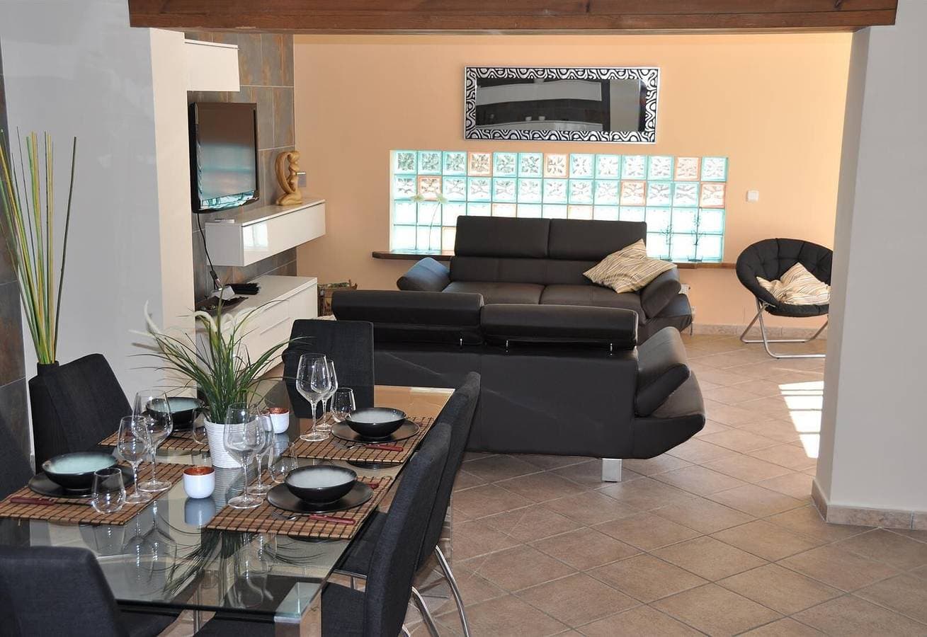 Foto 7 von 41: Villa mit privatem Pool, Terrasse, Klimaanlage und WLAN