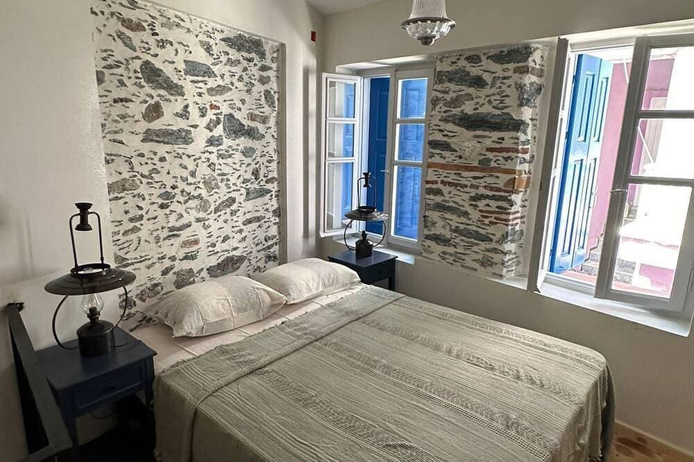 Plomari Geometer House: 1br with WiFi, AC 1