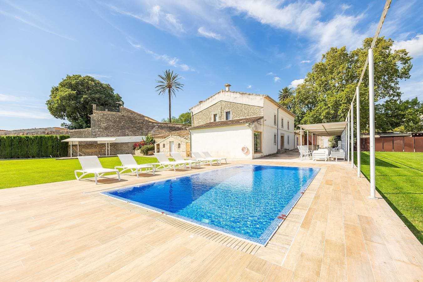 Casa Con Piscina En Selva 1