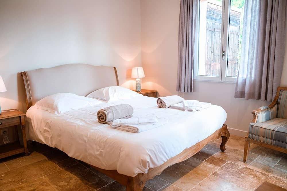Foto 2 von 28: Luxus 3 Schlafzimmer neue Villa mit eigenem Pool auf Schloss Estate