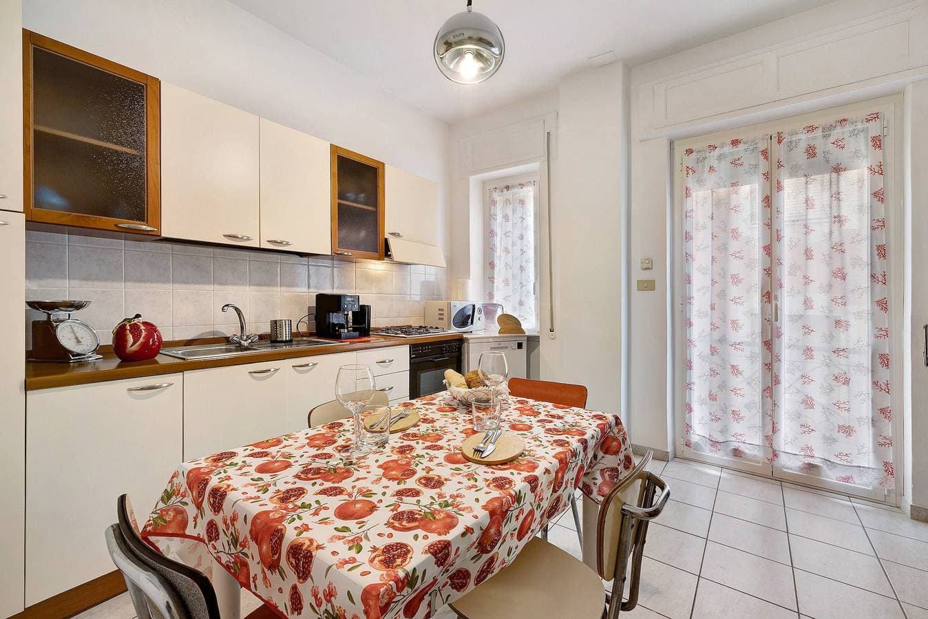 Foto 11 von 22: Ferienwohnung "Casa Rosso Melograno" nahe Meer mit Balkonen & WLAN