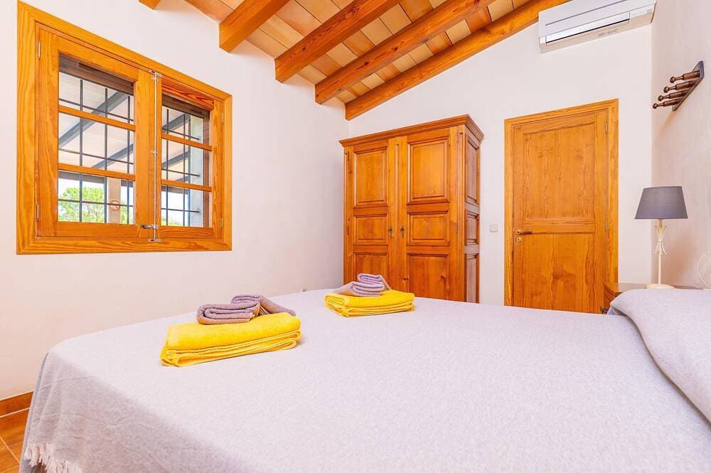 Foto 7 von 30: Can Pereó - Ferienhaus mit privaten Pool in Selva. WiFi gratis