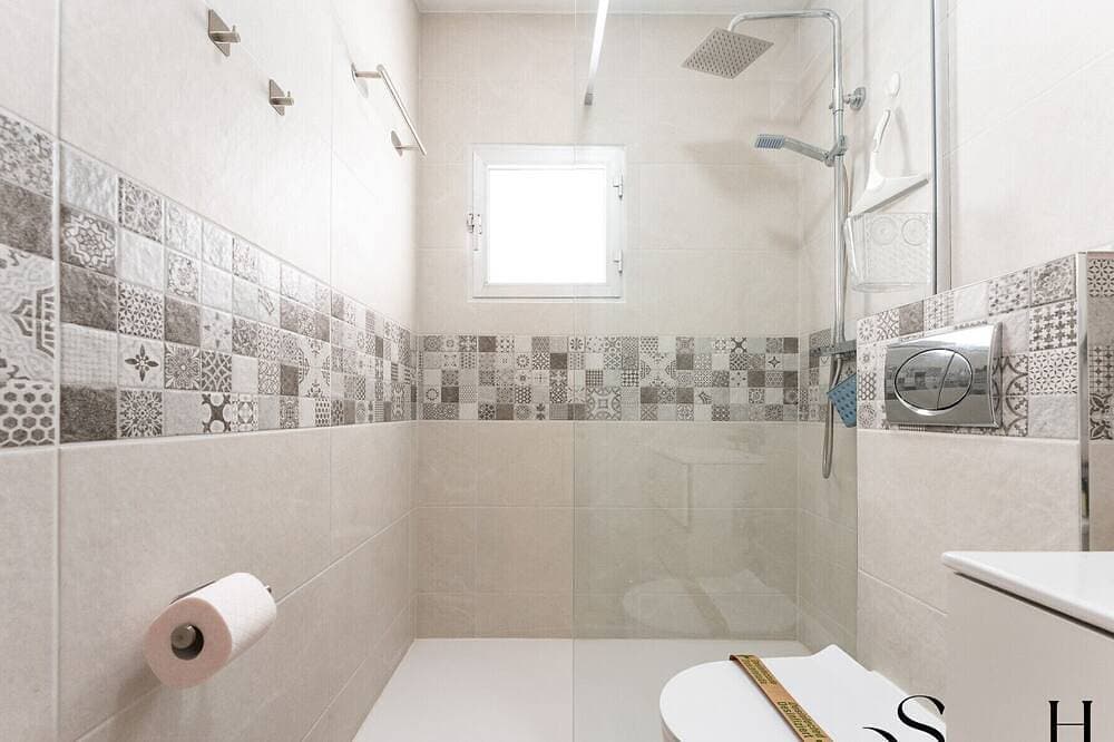 Foto 8 von 19: Bright central 2Br Stay Balcony & Sea View