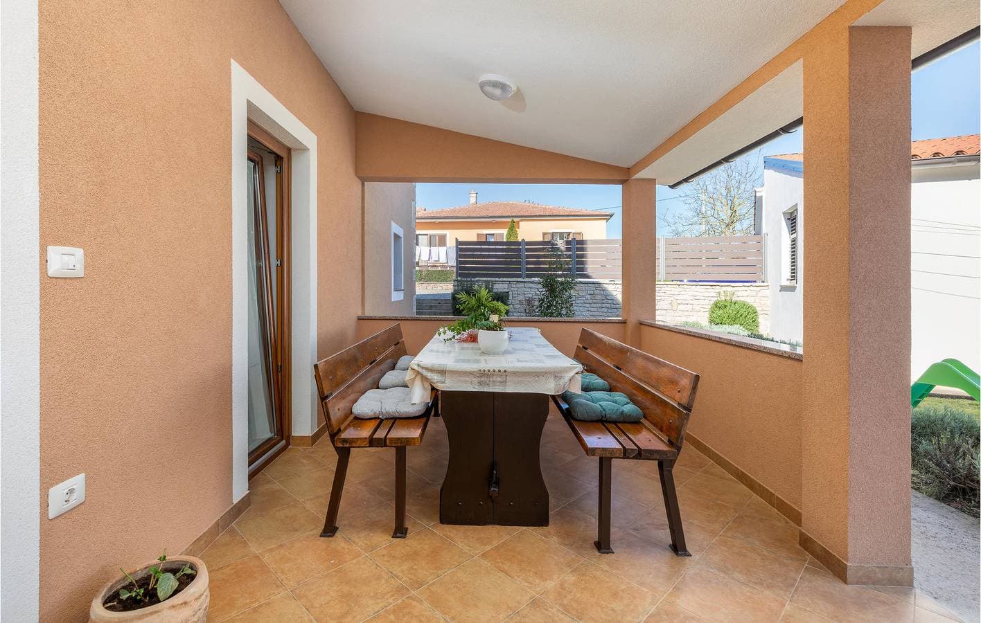 Foto 12 von 33: Geräumige 140 m² große Wohnung mit WLAN und Terrasse in der Nähe des Stadtzentrums von Svetvinčenat