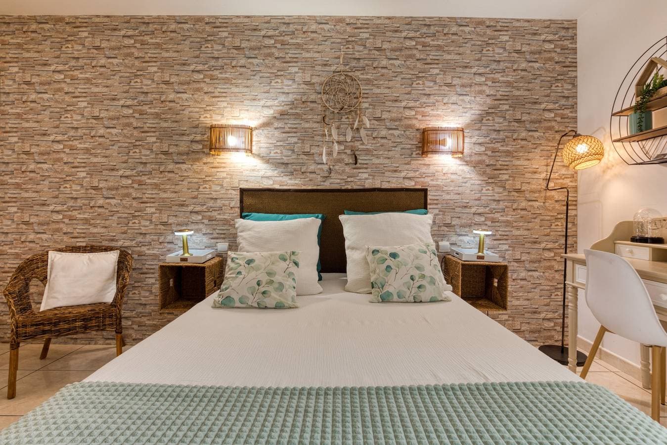 Foto 3 von 20: Gästezimmer „Les Oliviers“ mit privatem Eingang, WLAN und Klimaanlage