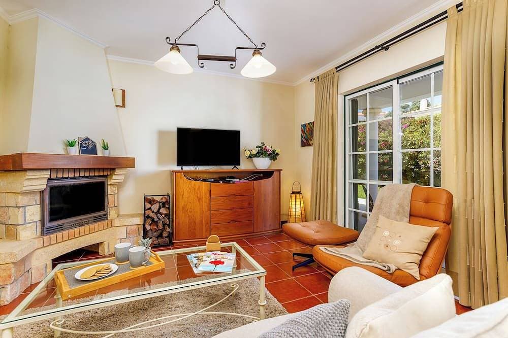 Foto 13 von 30: Charmanter, freistehender Bungalow mit privatem Pool, 5 Minuten von Praia Verde 94153 / Al entfernt