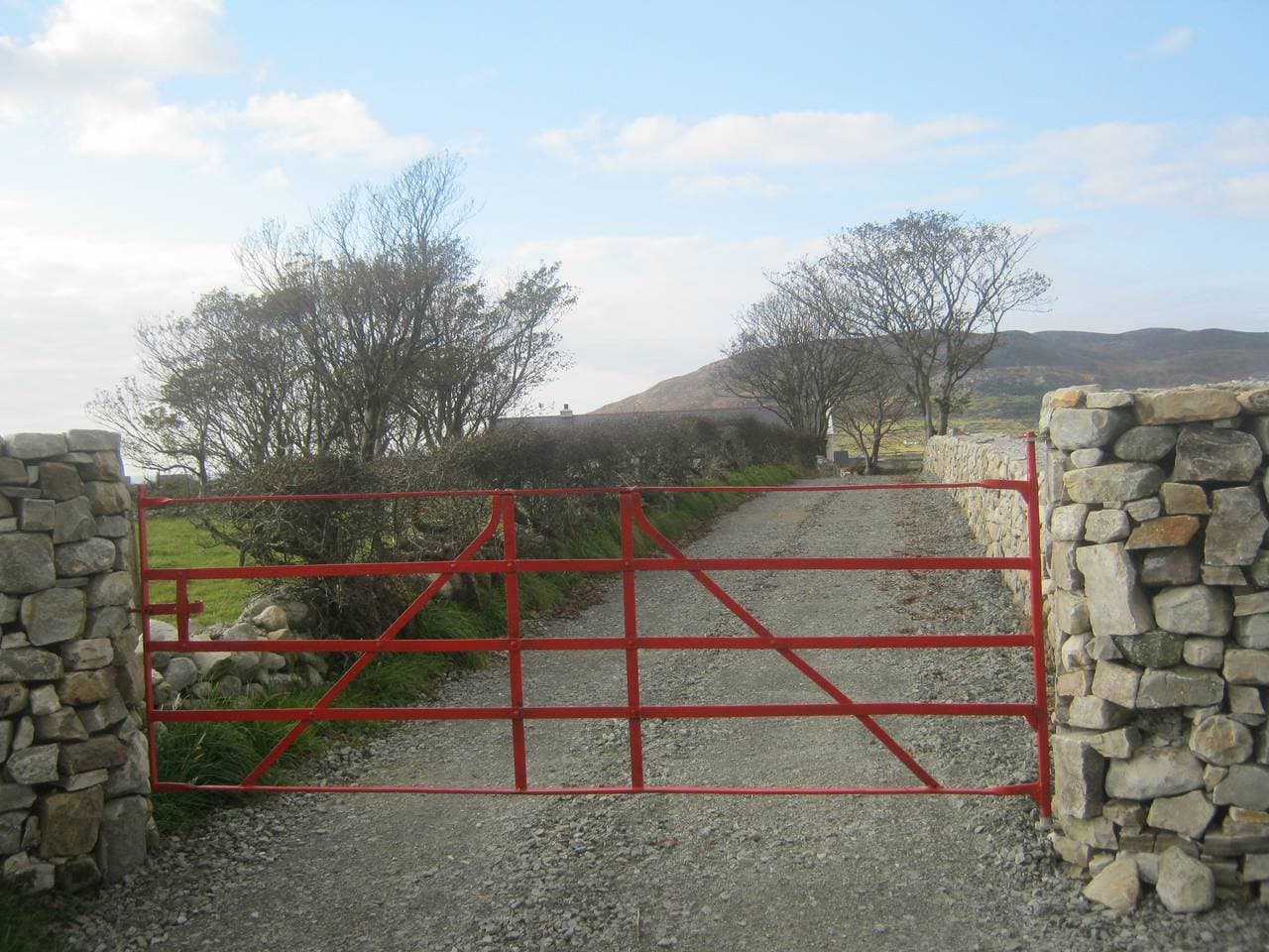 Foto 3 von 10: Rural Donegal cottage  near sandy beaches