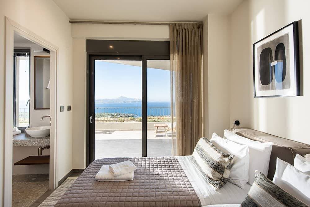 Foto 2 von 19: Villa Eirenis, Divine Sea Views, Private Infinity Pool, Furnished Terrace,.