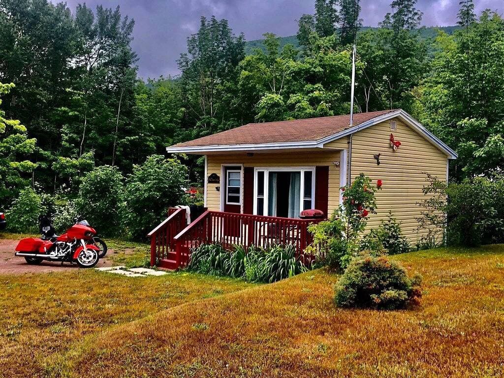 Foto 2 von 33: MacToimin Cottage Private Hot Tub Cabot Trail, Pleasant Bay,N.S.