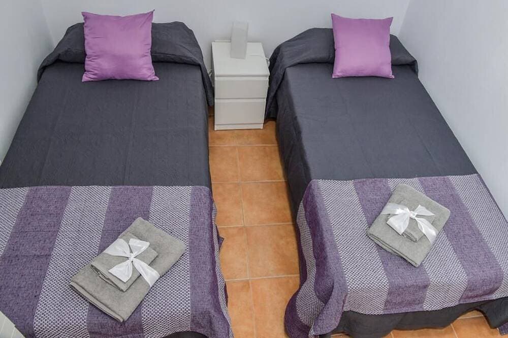 Foto 4 von 30: Apartment near the beach with pool and WIFI (I)
