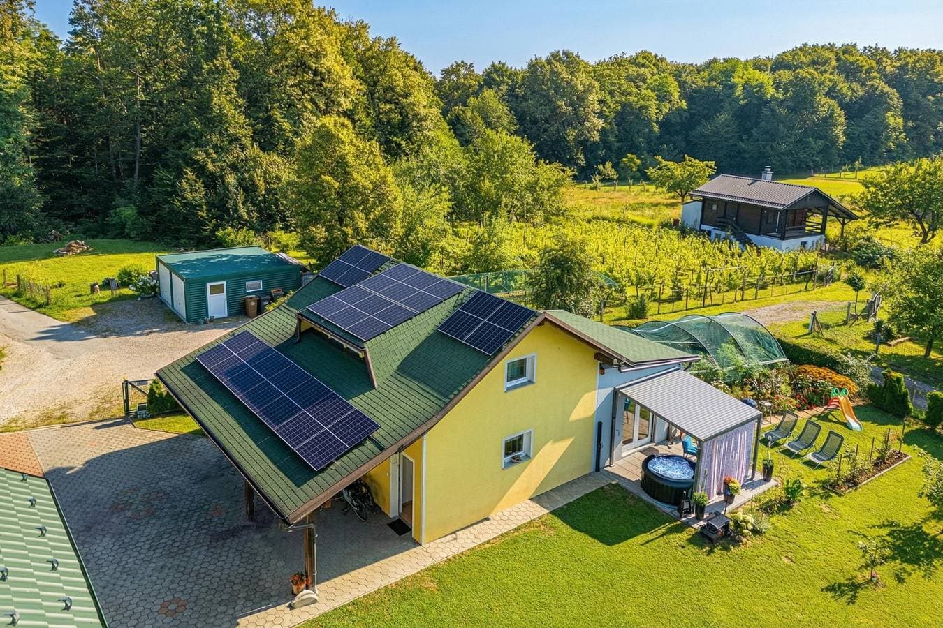 Foto 13 von 21: Zala House with Jacuzzi & Garden