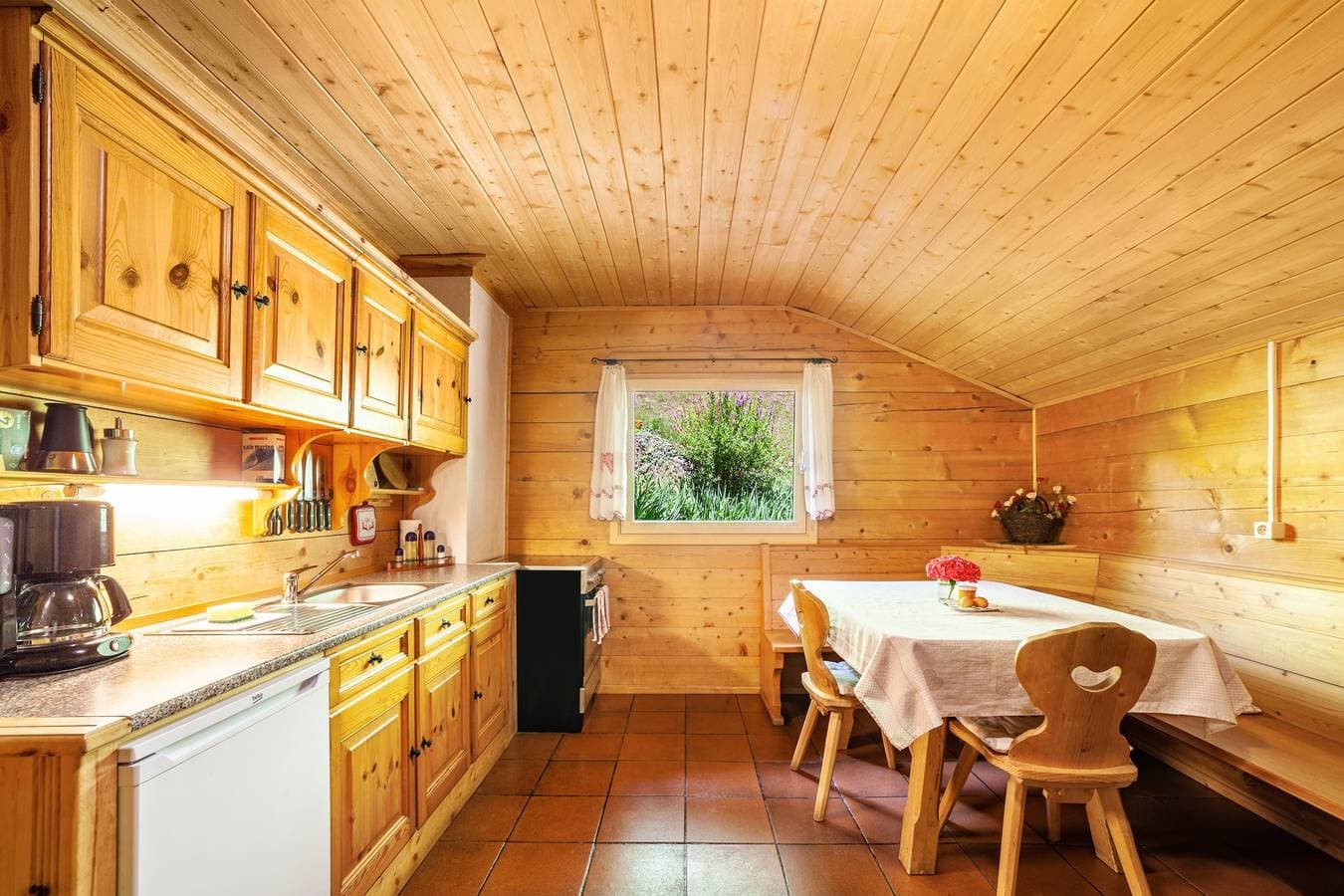Foto 11 von 34: Ferienwohnung 'Almbergerhof Wohnung Hirzer' mit Bergblick und Balkon