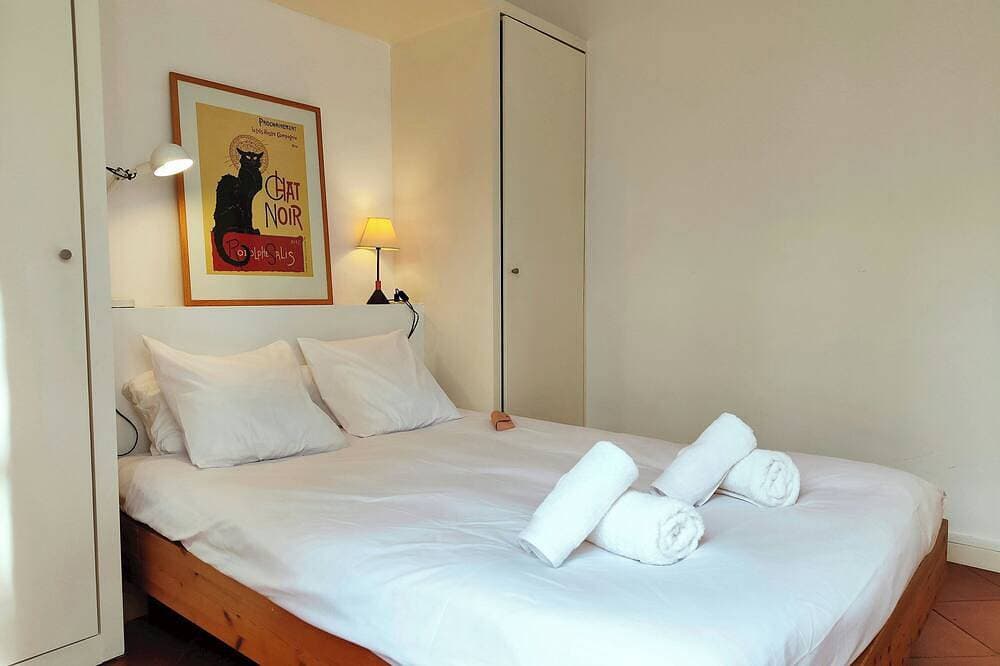 Foto 3 von 30: Bright 1-Bed Apartment on La Rambla, Barcelona. Rj