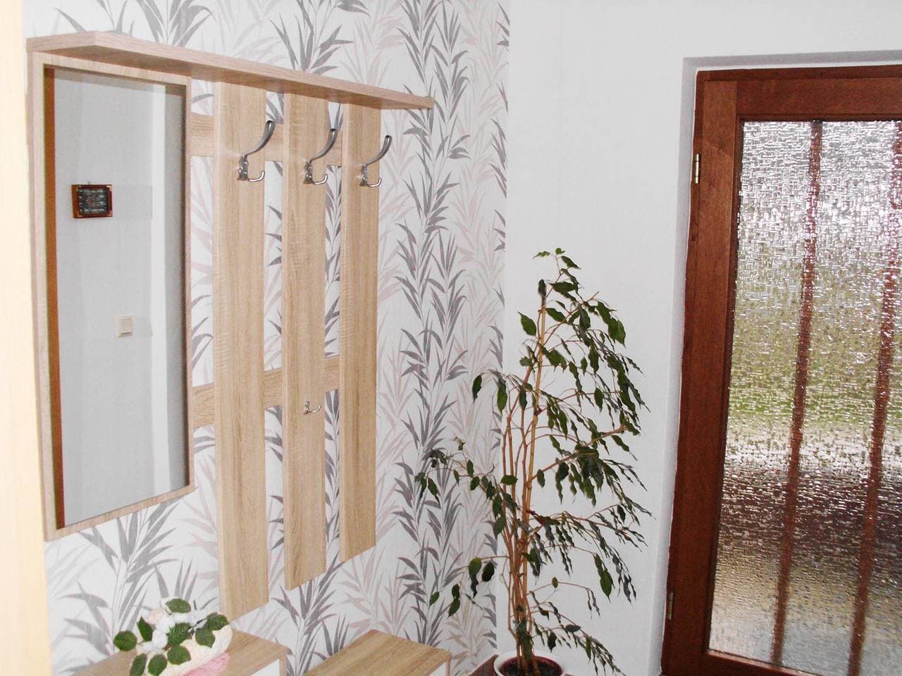 Ferienwohnung in Boddennähe - idyllisch am großen Jasmunder Bodden gelegen 1