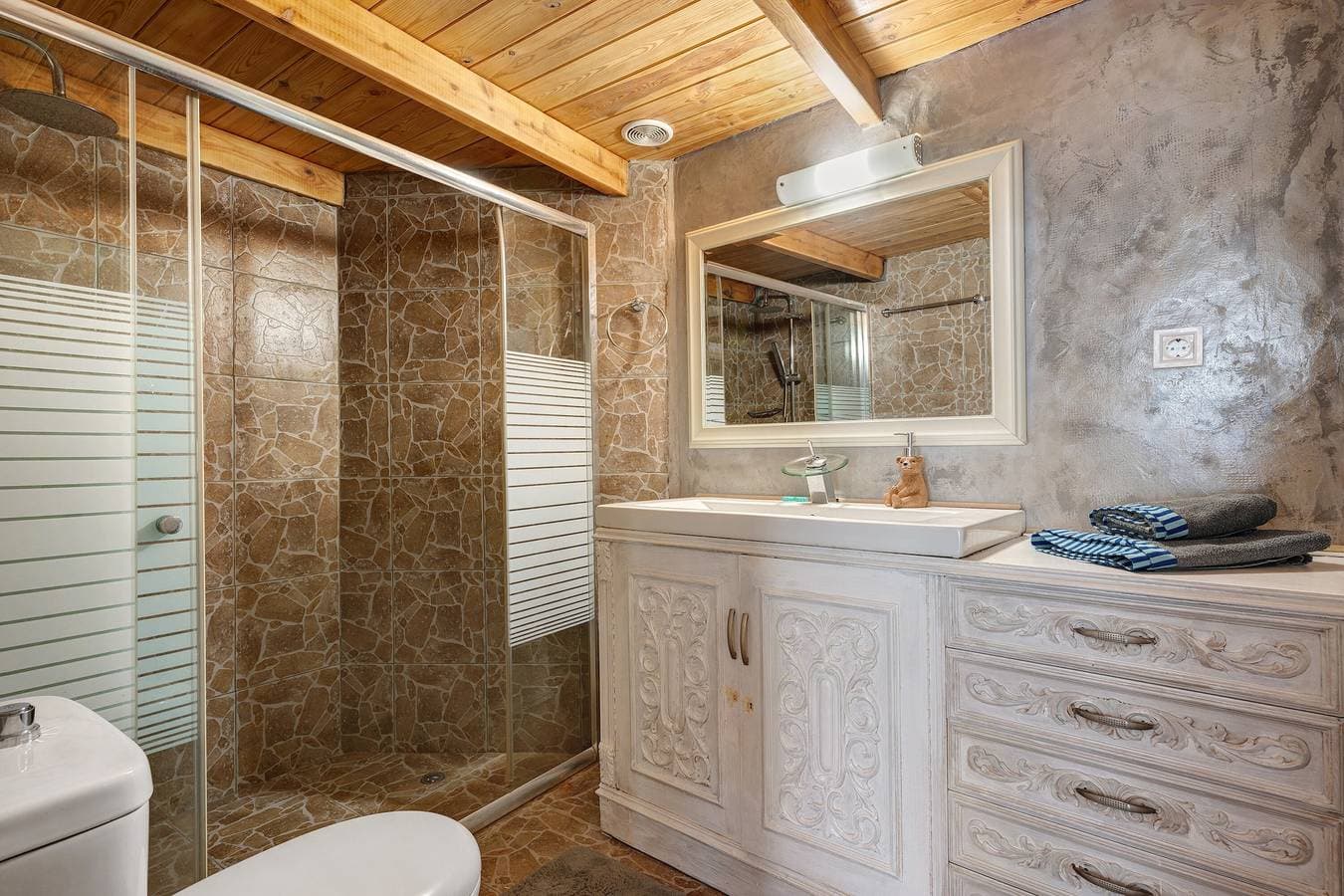 Foto 13 von 24: Landhaus 'Rahati Suite' mit privater Terrasse und WLAN