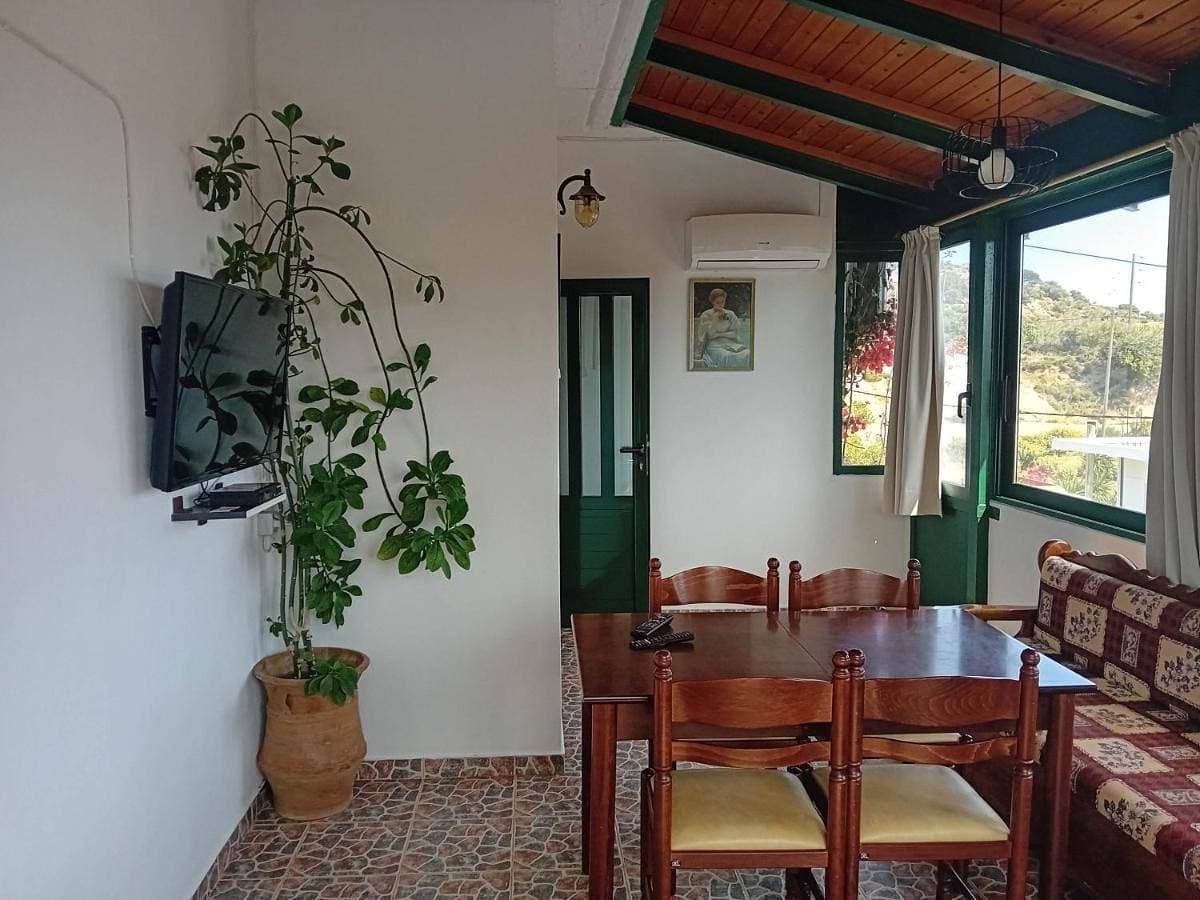 Foto 4 von 24: Three-Bedroom House