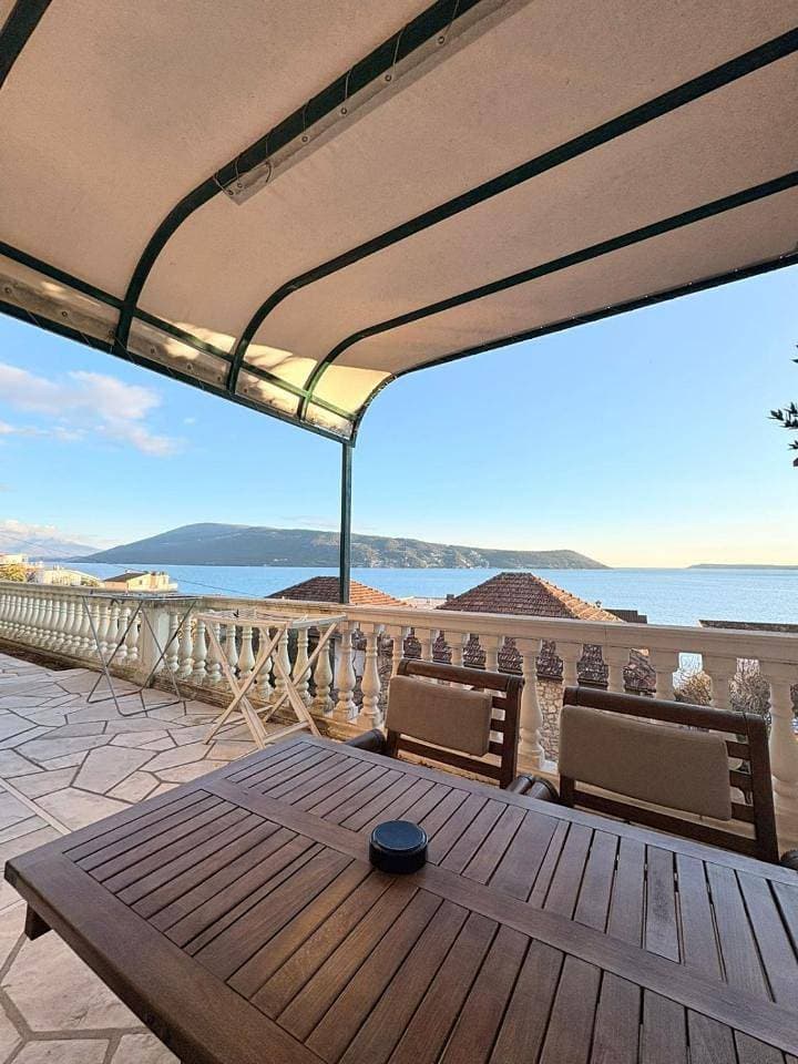 Foto 11 von 16: Apartment (2 adults + 2 children) with Terrace and Sea View