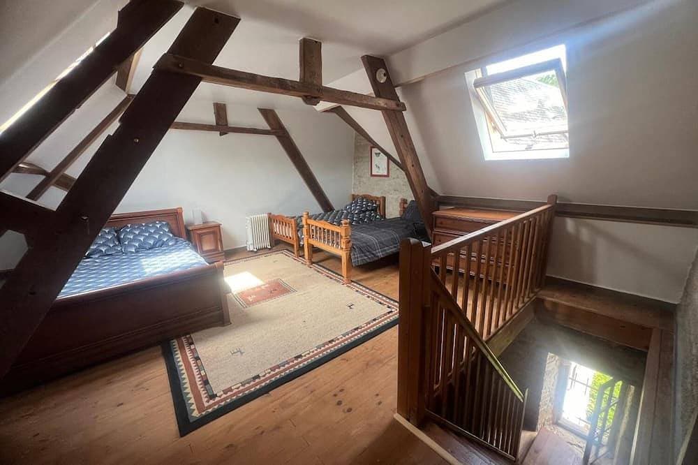 Foto 6 von 17: Apartment „Gîte 1“ mit gemeinsamer Terrasse, Garten und WLAN