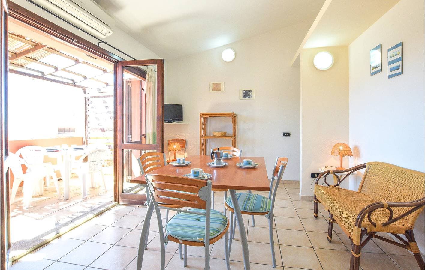 Foto 9 von 17: Meerblick-Ferienwohnung - 700m zum Strand