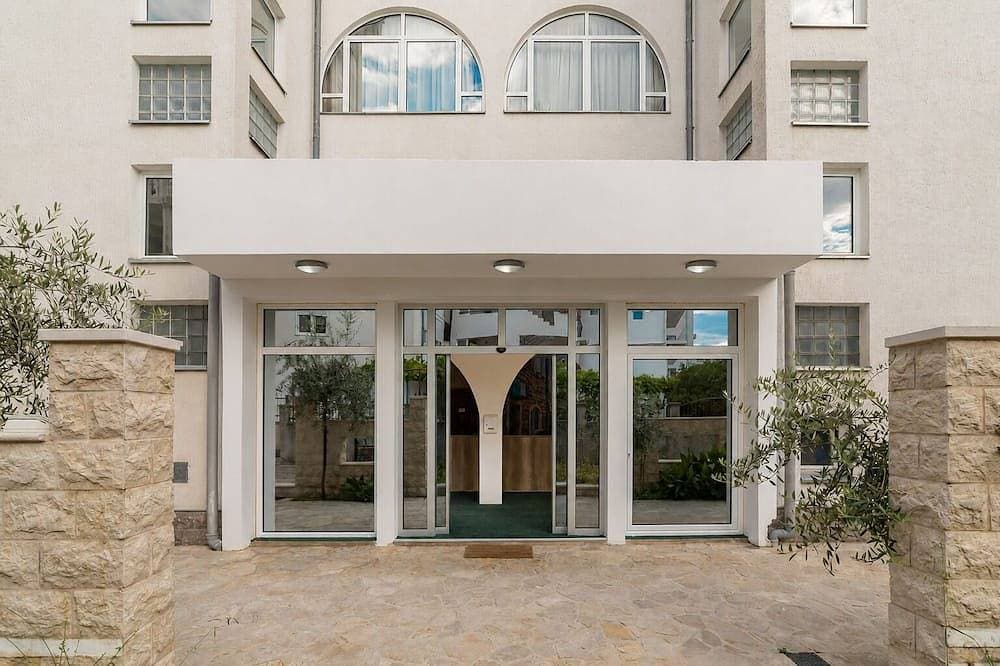 Foto 5 von 6: Budget Room in the Heart of Budva