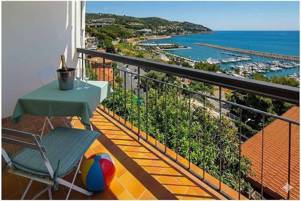 Ferienwohnung mit Klimaanlage und Balkon mit Meerblick 1