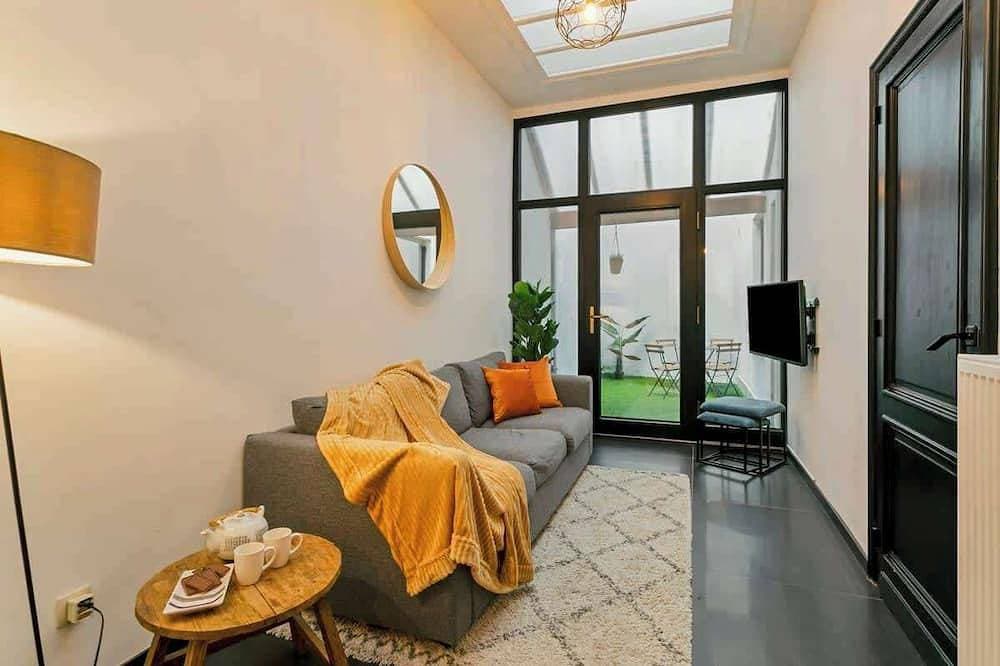 2-Bed Haven with Patio in Antwerp + Free parking 1