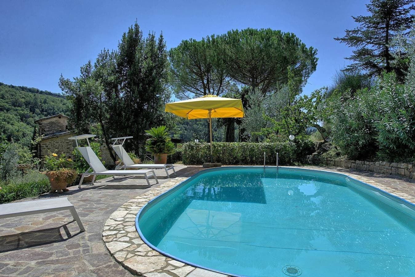 Foto 9 von 39: Villa für 6 Personen mit Pool