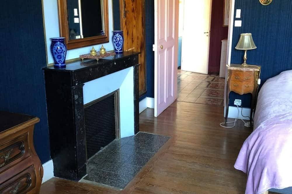 Foto 2 von 25: Ferienhaus 'La Chapelle Piscine Partagée' mit Bergblick, WLAN und Klimaanlage