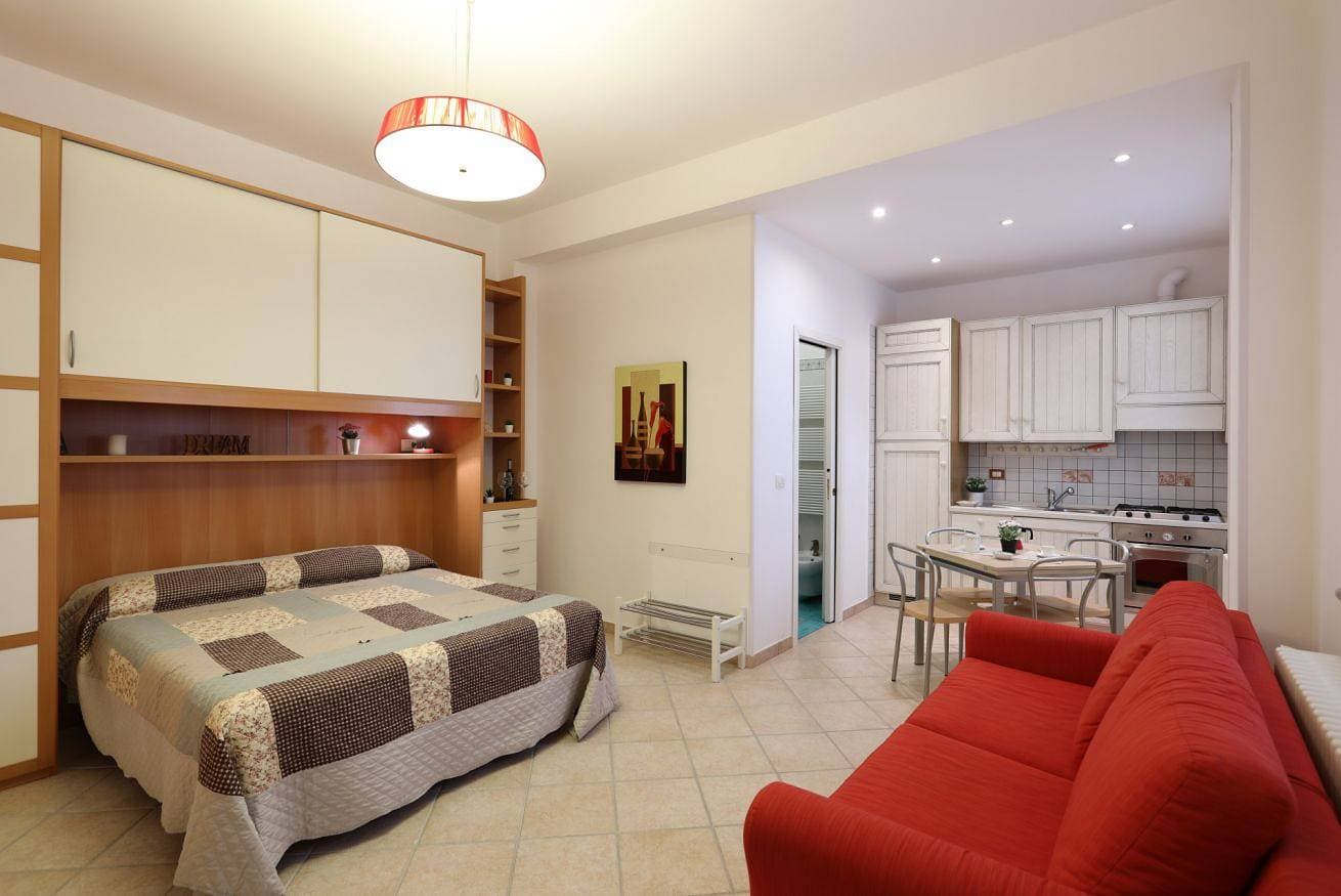 Foto 4 von 31: GuestHost - Flat near the Historic Centre with Private Parking