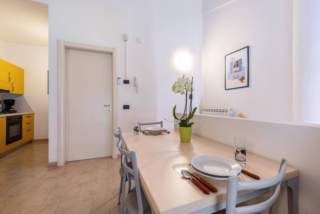 Foto 7 von 15: Studio-Apartment „Cozy Le Vele 7 Garda Lake“ mit Bergblick, WLAN und Klimaanlage