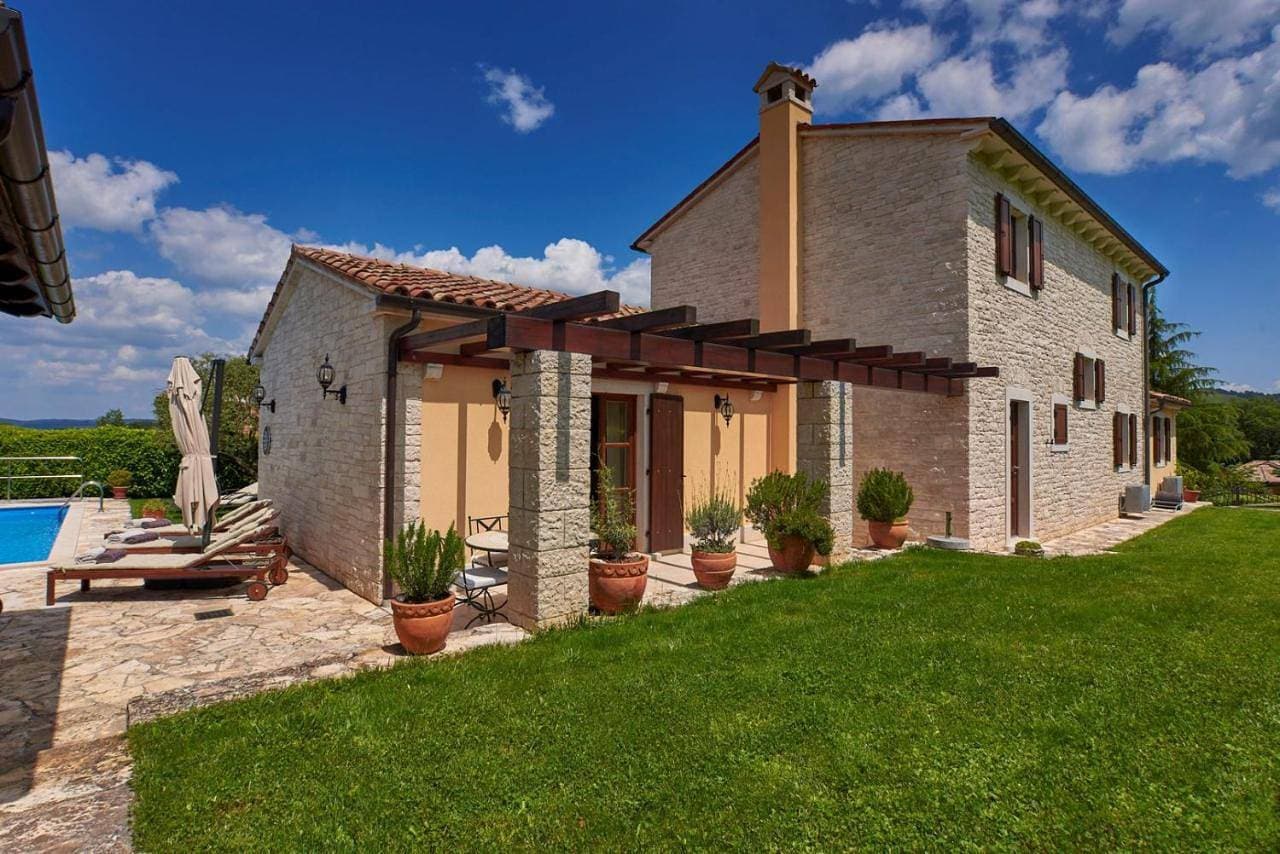 Foto 12 von 63: Villa with Private Pool