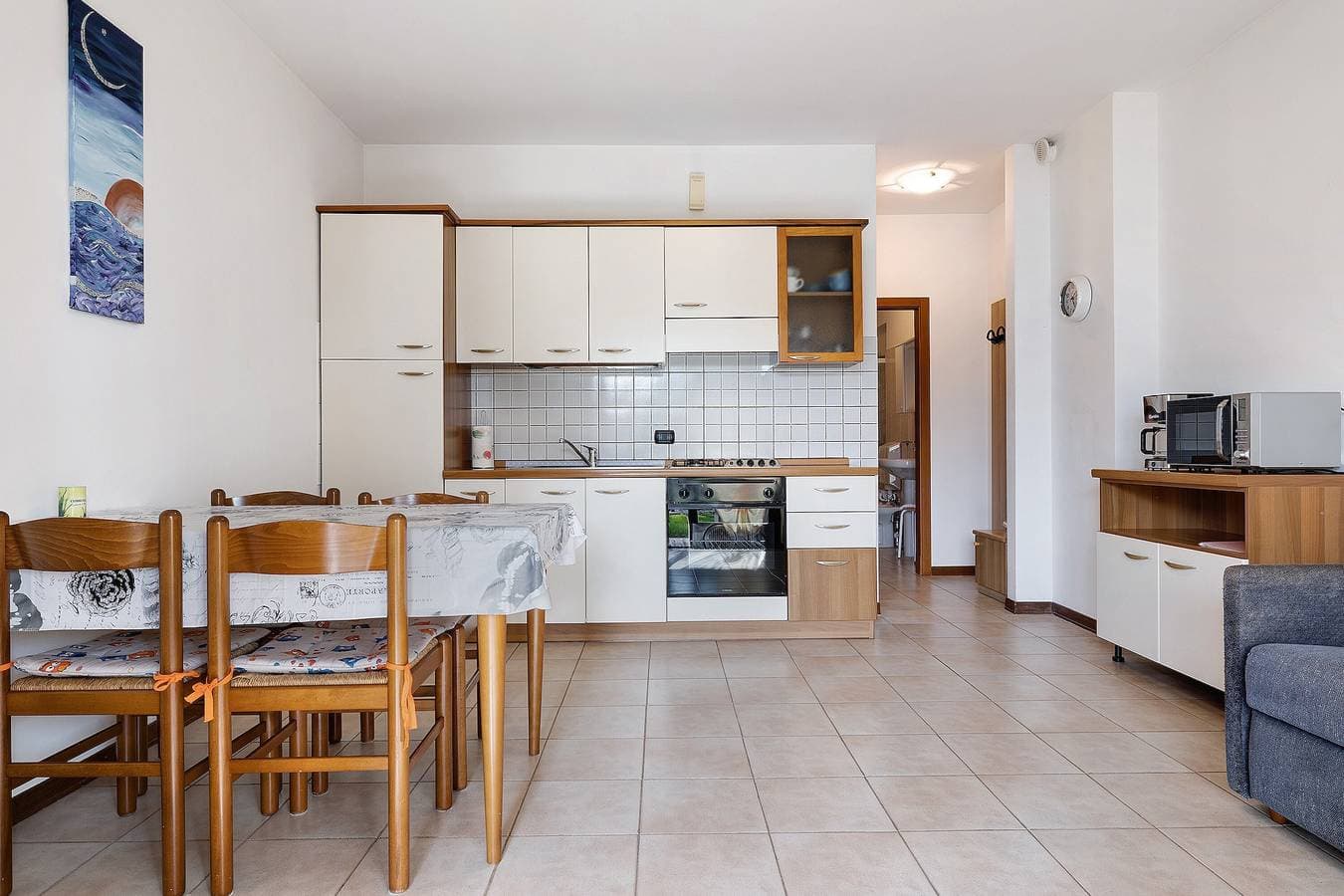 Foto 8 von 25: Ferienwohnung 'Assenza 9' mit Seeblick, WLAN und Klimaanlage