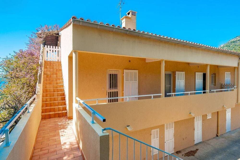 Foto 7 von 13: Gemütliche Wohnung in Aiguebelle mit Terrasse und privatem Parkplatz