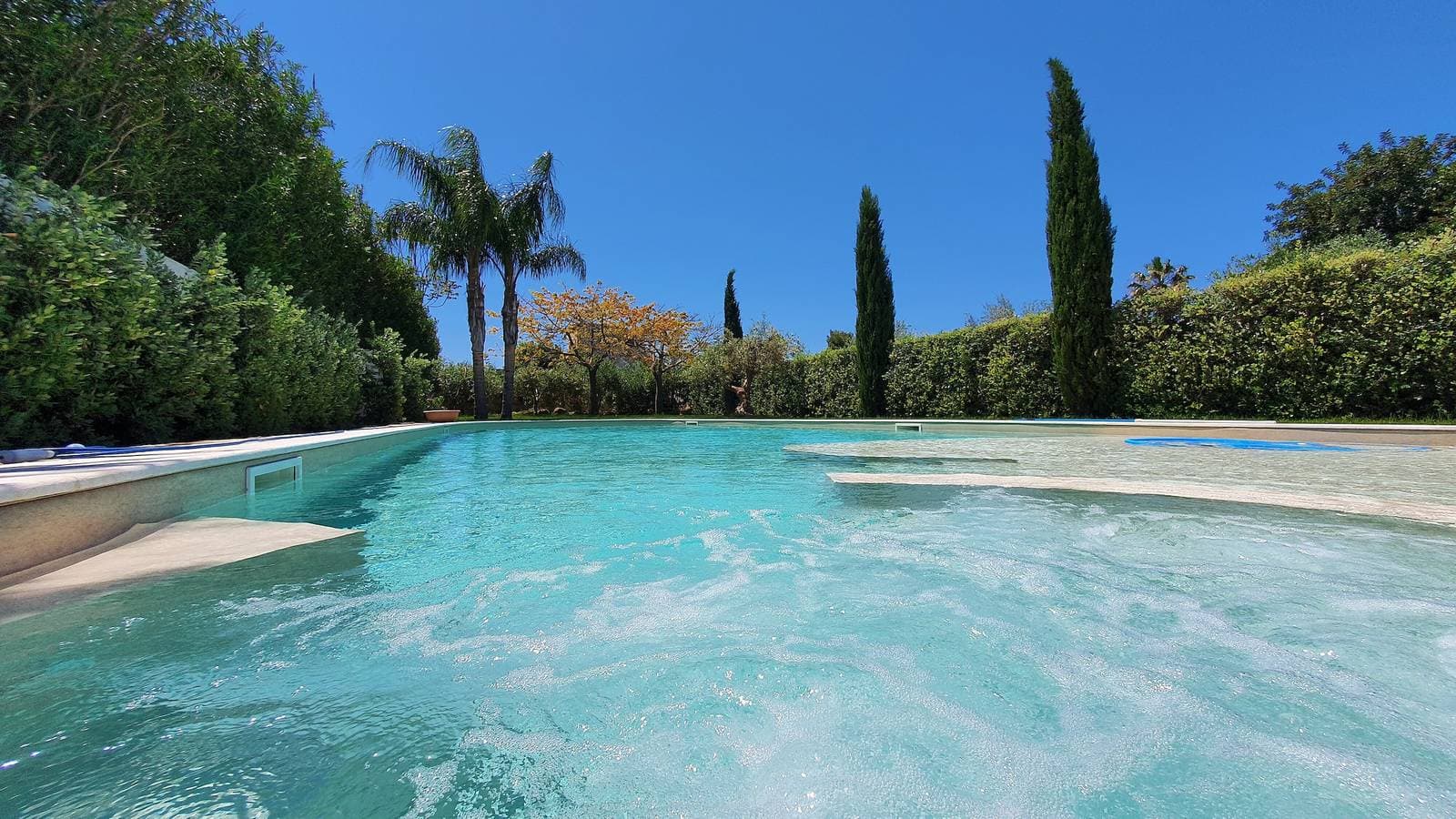 Foto 2 von 61: Villa Dammusello mit Pool, Garten und WLAN